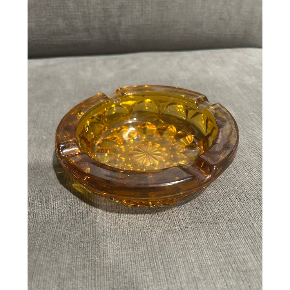 VINTAGE ASHTRAY AMBER GLASS FLOWER DESIGN 6" MID CENTURY MODERN